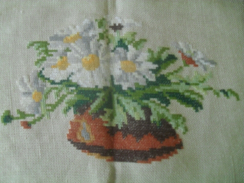 Cross-stitch Daisies
