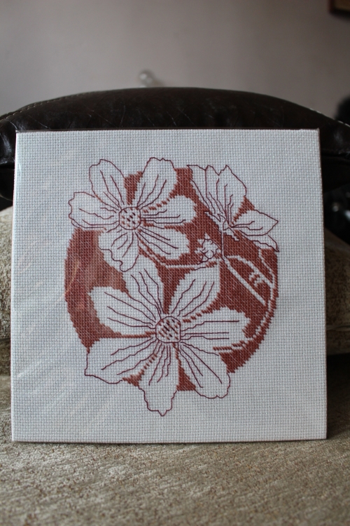 Flowers on brown background Size 21/21 CM